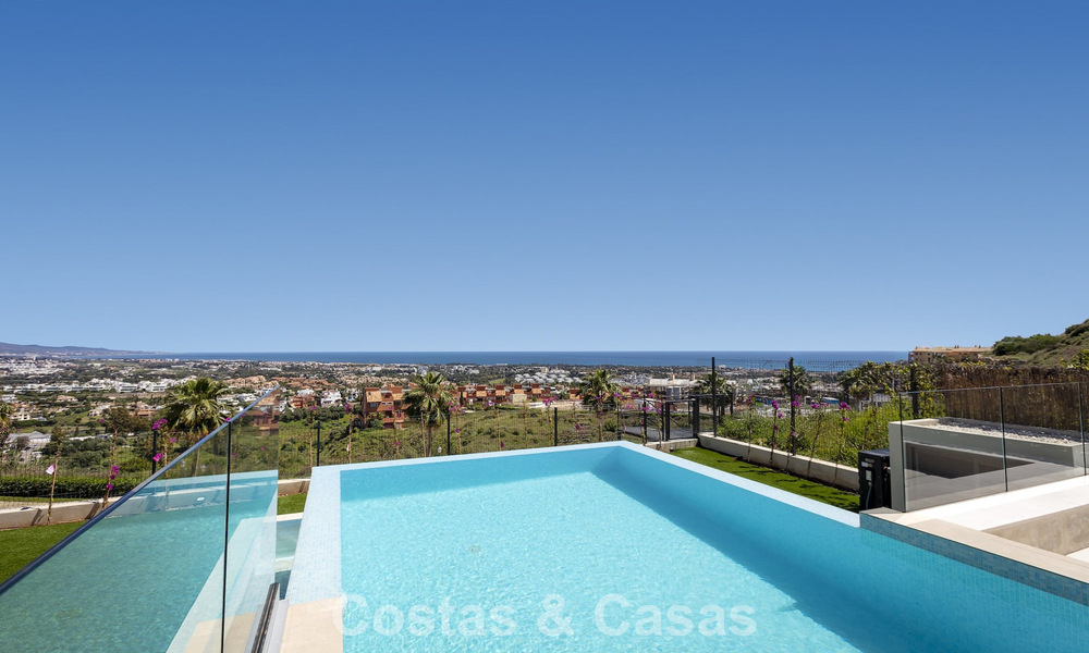 Villa de lujo contemporánea con vistas panorámicas en venta en las colinas de Marbella - Benahavís 800790