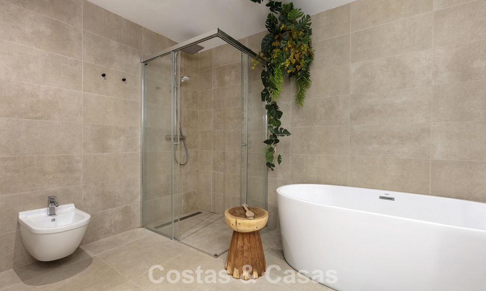 Villa de lujo contemporánea con vistas panorámicas en venta en las colinas de Marbella - Benahavís 800801