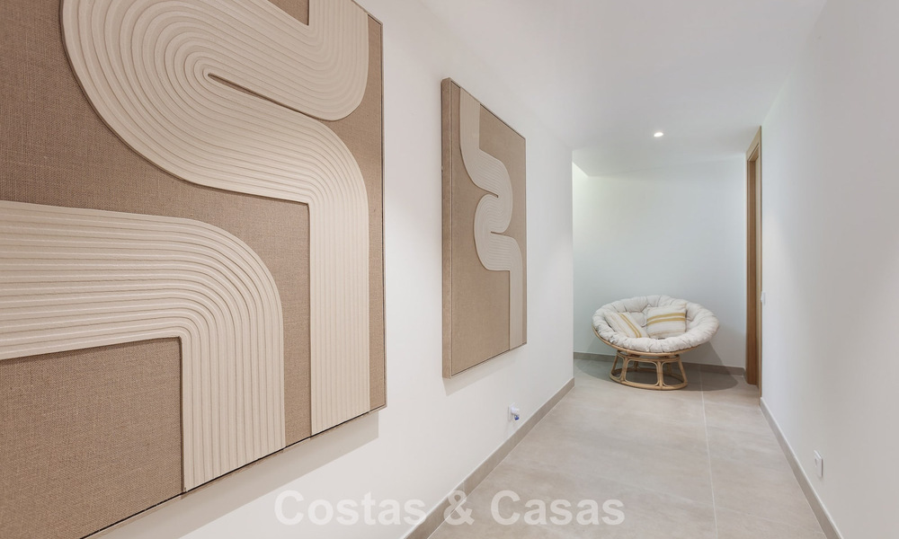 Villa de lujo contemporánea con vistas panorámicas en venta en las colinas de Marbella - Benahavís 800804