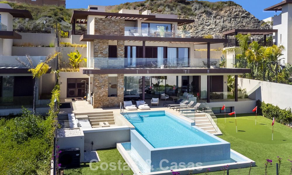 Villa de lujo contemporánea con vistas panorámicas en venta en las colinas de Marbella - Benahavís 800808