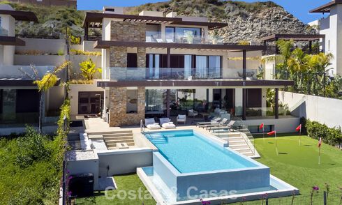 Villa de lujo contemporánea con vistas panorámicas en venta en las colinas de Marbella - Benahavís 800808