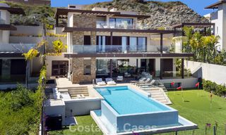 Villa de lujo contemporánea con vistas panorámicas en venta en las colinas de Marbella - Benahavís 800808 