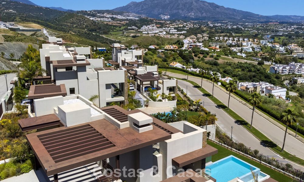 Villa de lujo contemporánea con vistas panorámicas en venta en las colinas de Marbella - Benahavís 800824