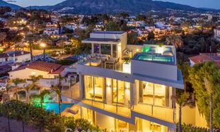 Villa contemporánea de lujo en venta con vistas panorámicas a la montaña y al mar en Nueva Andalucía, Marbella 800899 
