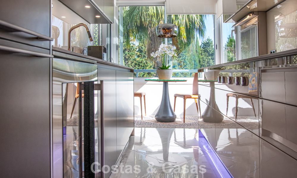 Ático dúplex de alta gama en venta en un exclusivo complejo de golf en Nueva Andalucía, Marbella 800953