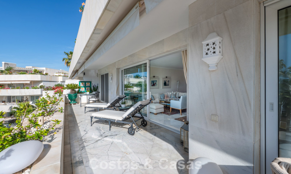 Ático dúplex de alta gama en venta en un exclusivo complejo de golf en Nueva Andalucía, Marbella 800958