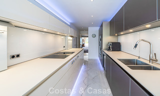 Ático dúplex de alta gama en venta en un exclusivo complejo de golf en Nueva Andalucía, Marbella 800967 