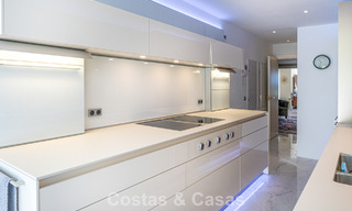Ático dúplex de alta gama en venta en un exclusivo complejo de golf en Nueva Andalucía, Marbella 800969 
