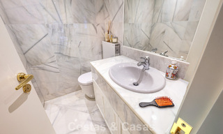 Ático dúplex de alta gama en venta en un exclusivo complejo de golf en Nueva Andalucía, Marbella 800971 