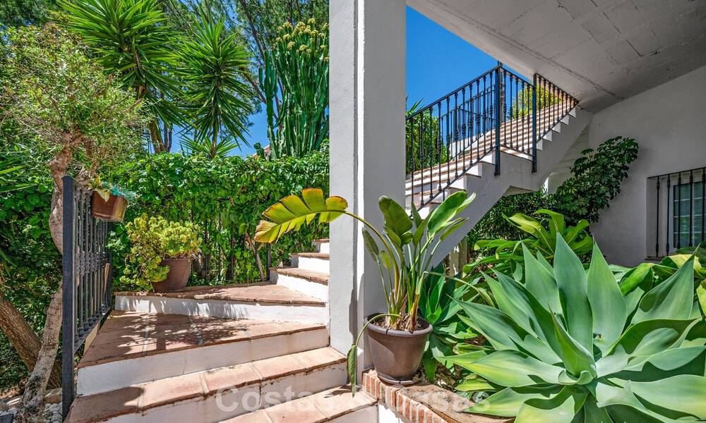 Amplia vivienda familiar en venta en una exclusiva urbanización cerrada en la codiciada Nueva Andalucía, Marbella 801083
