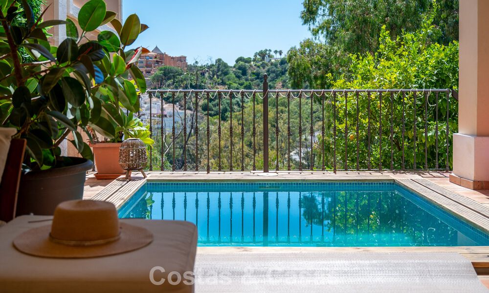 Amplia vivienda familiar en venta en una exclusiva urbanización cerrada en la codiciada Nueva Andalucía, Marbella 801085