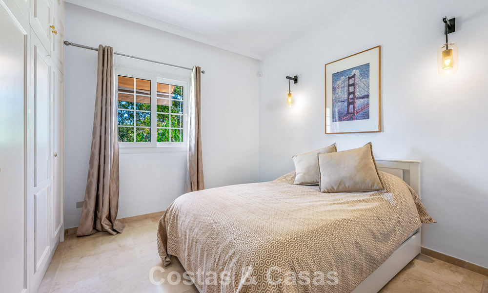 Amplia vivienda familiar en venta en una exclusiva urbanización cerrada en la codiciada Nueva Andalucía, Marbella 801090