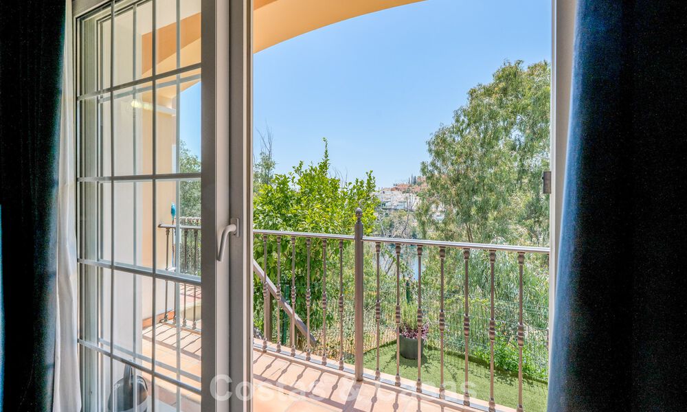 Amplia vivienda familiar en venta en una exclusiva urbanización cerrada en la codiciada Nueva Andalucía, Marbella 801094