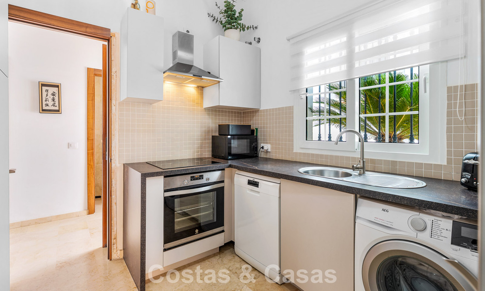Amplia vivienda familiar en venta en una exclusiva urbanización cerrada en la codiciada Nueva Andalucía, Marbella 801103