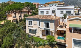 Amplia vivienda familiar en venta en una exclusiva urbanización cerrada en la codiciada Nueva Andalucía, Marbella 801104 