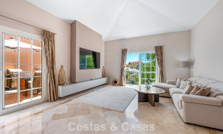 Amplia vivienda familiar en venta en una exclusiva urbanización cerrada en la codiciada Nueva Andalucía, Marbella 801107 
