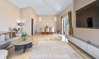 Amplia vivienda familiar en venta en una exclusiva urbanización cerrada en la codiciada Nueva Andalucía, Marbella 801108 