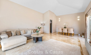 Amplia vivienda familiar en venta en una exclusiva urbanización cerrada en la codiciada Nueva Andalucía, Marbella 801109 