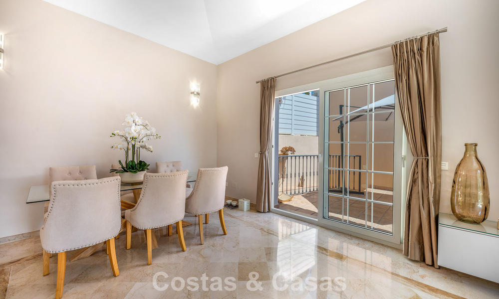 Amplia vivienda familiar en venta en una exclusiva urbanización cerrada en la codiciada Nueva Andalucía, Marbella 801110