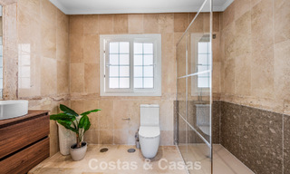 Amplia vivienda familiar en venta en una exclusiva urbanización cerrada en la codiciada Nueva Andalucía, Marbella 801120 