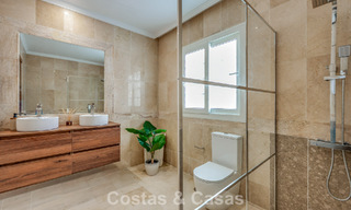 Amplia vivienda familiar en venta en una exclusiva urbanización cerrada en la codiciada Nueva Andalucía, Marbella 801121 