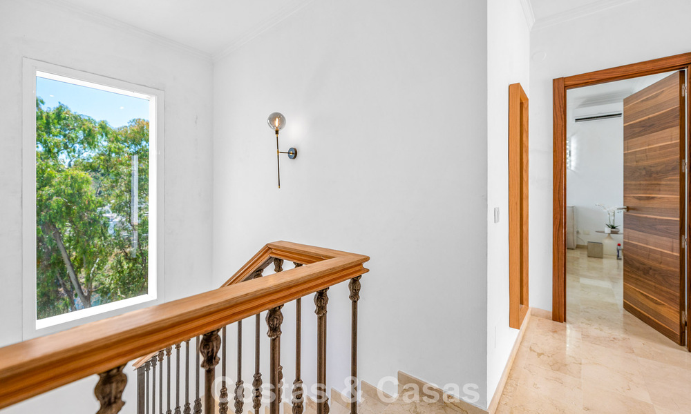 Amplia vivienda familiar en venta en una exclusiva urbanización cerrada en la codiciada Nueva Andalucía, Marbella 801122
