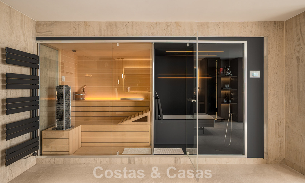 Impresionante villa de lujo con arquitectura minimalista moderna en venta en las colinas de Marbella Este 801125