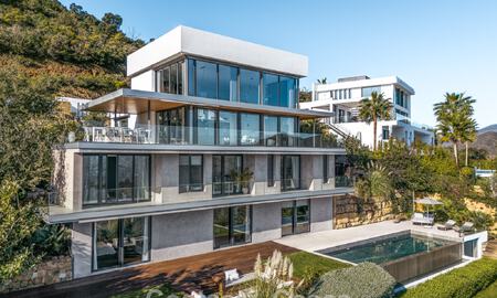 Impresionante villa de lujo con arquitectura minimalista moderna en venta en las colinas de Marbella Este 801127
