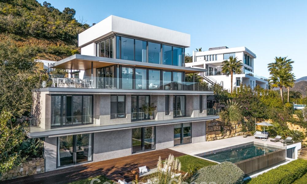 Impresionante villa de lujo con arquitectura minimalista moderna en venta en las colinas de Marbella Este 801127