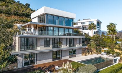 Impresionante villa de lujo con arquitectura minimalista moderna en venta en las colinas de Marbella Este 801127