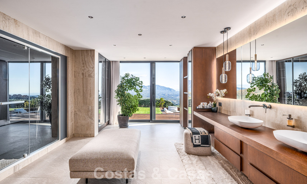 Impresionante villa de lujo con arquitectura minimalista moderna en venta en las colinas de Marbella Este 801129