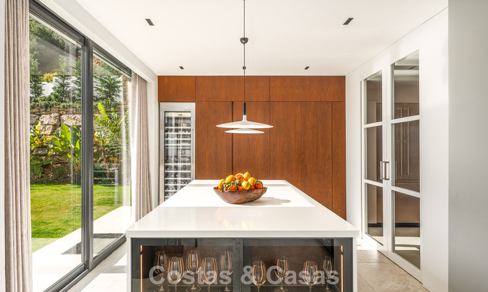Impresionante villa de lujo con arquitectura minimalista moderna en venta en las colinas de Marbella Este 801138