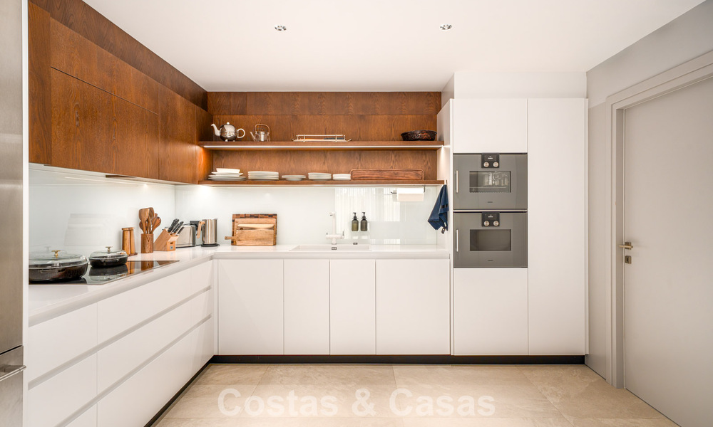 Impresionante villa de lujo con arquitectura minimalista moderna en venta en las colinas de Marbella Este 801139