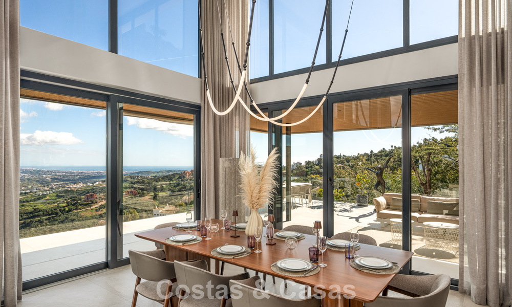 Impresionante villa de lujo con arquitectura minimalista moderna en venta en las colinas de Marbella Este 801141