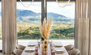 Impresionante villa de lujo con arquitectura minimalista moderna en venta en las colinas de Marbella Este 801146 
