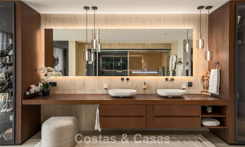 Impresionante villa de lujo con arquitectura minimalista moderna en venta en las colinas de Marbella Este 801161