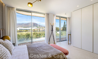 Exclusivo ático con impresionantes vistas abiertas al mar en venta en primera línea de playa en Estepona 801274 