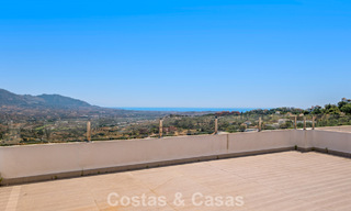 Villa de lujo contemporánea con elegante arquitectura moderna e impresionantes vistas en venta en Marbella Este 801163 