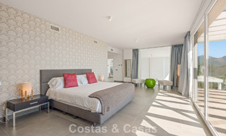Villa de lujo contemporánea con elegante arquitectura moderna e impresionantes vistas en venta en Marbella Este 801170 