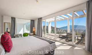 Villa de lujo contemporánea con elegante arquitectura moderna e impresionantes vistas en venta en Marbella Este 801171 