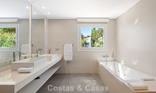 Villa de lujo contemporánea con elegante arquitectura moderna e impresionantes vistas en venta en Marbella Este 801177 