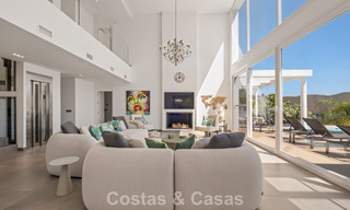Villa de lujo contemporánea con elegante arquitectura moderna e impresionantes vistas en venta en Marbella Este 801189 