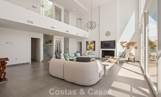 Villa de lujo contemporánea con elegante arquitectura moderna e impresionantes vistas en venta en Marbella Este 801190 