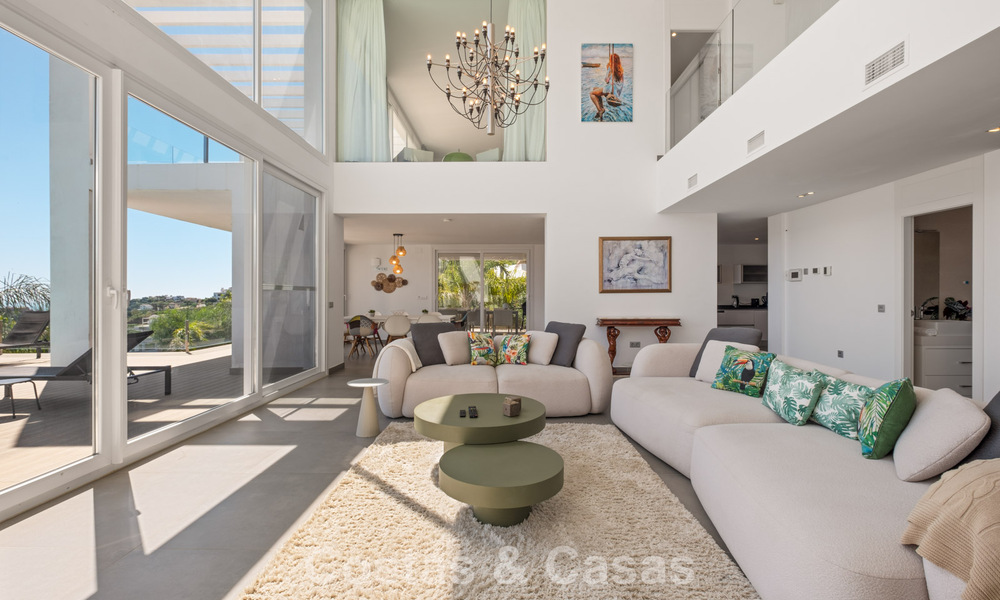Villa de lujo contemporánea con elegante arquitectura moderna e impresionantes vistas en venta en Marbella Este 801192