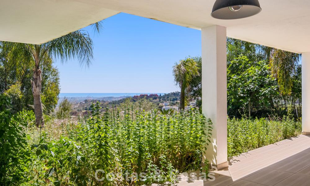 Villa de lujo contemporánea con elegante arquitectura moderna e impresionantes vistas en venta en Marbella Este 801207