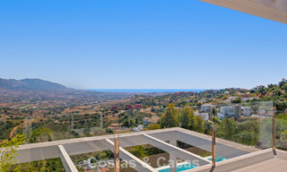 Villa de lujo contemporánea con elegante arquitectura moderna e impresionantes vistas en venta en Marbella Este 801231 