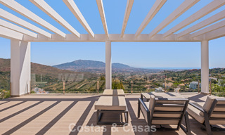 Villa de lujo contemporánea con elegante arquitectura moderna e impresionantes vistas en venta en Marbella Este 801235 