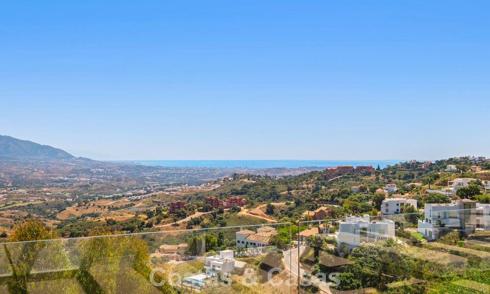 Villa de lujo contemporánea con elegante arquitectura moderna e impresionantes vistas en venta en Marbella Este 801238