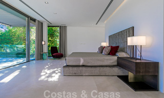 Villa moderna, lista para entrar a vivir, en venta con vistas en La Quinta, una urbanización de golf en Marbella - Benahavís 801054 