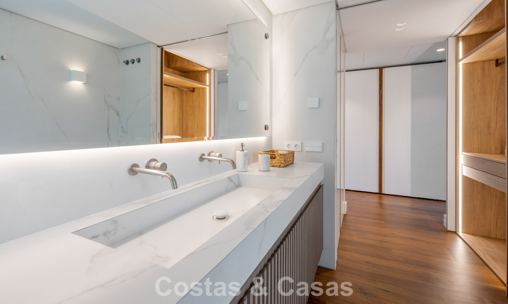 Amplio apartamento de lujo en venta en un exclusivo complejo de la Milla de Oro de Marbella 801370